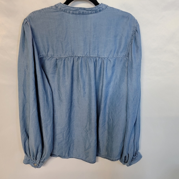 Time and Tru Light Blue Button Down Shirt - Picture 2 of 8